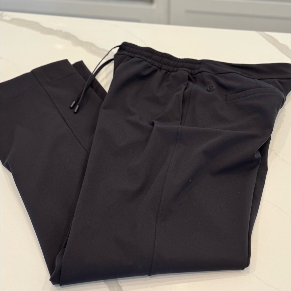 Men's Black Pants Lululemon Slim Pull-On Pant drawstring. Size S
